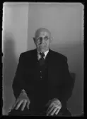 Mansporträtt. 90-årsfoto. Eriksson, älderdomshemmet. 
Ur Gustaf Åhmans samling.