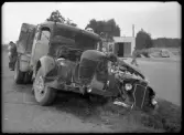 Bilkrock vid Nybro 12 september 1950. Landsfiskalen i Kolbäcks distrikt, Hallstahammar.
Ur Gustaf Åhmans samling.