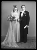 Brudpar, Ellert Pettersson, Box 1001, Hallstahammar.
Ur Gustaf Åhmans samling.
