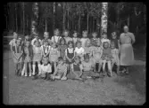 Grupporträtt, Fru Sandberg, Vänsta skola.
Ur Gustaf Åhmans samling.