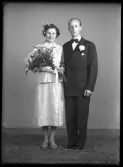 Brudpar, Kurt Larsson, Bjursvägen 1, Bollstanäs.
Ur Gustaf Åhmans samling.