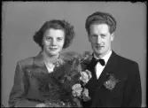 Brudpar. Sten Ringbjer, Nybro, Kolbäck.
Ur Gustaf Åhmans samling.
