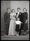 Brudpar med flera, Bertil Larsson, Skövde.
Ur Gustaf Åhmans samling.