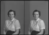 Kvinnoporträtt, körfoto. Fru Ingrid Andersson. Vänsta, Kolbäck. Ur Gustaf Åhmans samling.