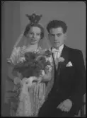 Brudpar. Torsten Larsson. Kolbäck. Ur Gustaf Åhmans samling.