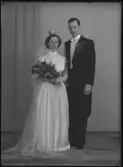 Brudpar. Sälling Bror, Kolbäck. Ur Gustaf Åhmans samling.