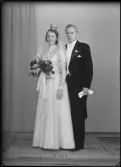 Brudpar. Ingenjör Sven Björkstam, Hagavägen 75 III, Solna.
Ur Gustaf Åhmans samling.