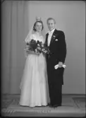 Brudpar. Ingenjör Sven Björkstam, Hagavägen 75 III, Solna.
Ur Gustaf Åhmans samling.