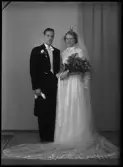 Brudpar. Börje Andersson, Diöshuset, Kolbäck.
Ur Gustaf Åhmans samling.