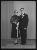 Brudpar. Billy Johansson, Tallbacken, Hallstahmmar.
Ur Gustaf Åhmans samling.