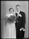 Brudpar, Ingemar Erlandsson, Stentorpsgatan 23, Västerås.
Ur Gustaf Åhmans samling.