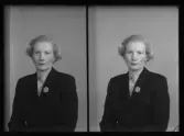 Porträtt, körfoto, Fru Ruth Verner, Viby, Kolbäck.
Ur Gustaf Åhmans samling.