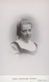 Porträtt av Astrid Nilsson, våren 1900.