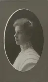 Porträtt av Elsa Lindeblad, våren 1908.