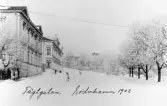 Källgatan norrut under 1900-talets första år i Söderhamn.