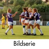 Serie om 31 fotografier som visar fotbollslaget Jitex BK spela match mot Öxabäcks IF på Kvarnbyvallen i Mölndal, maj 1990. Jitex BK vann matchen med 3-1.