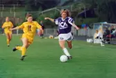 Fotbollslaget Jitex BK spelar match mot Öxabäcks IF på Kvarnbyvallen i Mölndal, maj 1990. Jitex BK vann matchen med 3-1.
