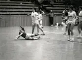 Mölndals Handbollsförening spelar match i idrottshuset i Mölndal, år 1986. Motståndarlag och slutresultat är okända.