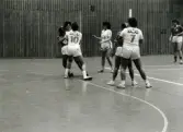 Mölndals Handbollsförening spelar match i idrottshuset i Mölndal, år 1986. Motståndarlag och slutresultat är okända.
