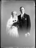 Brudpar, Sven Ytterberg, Bruket 36, Surahammar.
Ur Gustaf Åhmans samling.