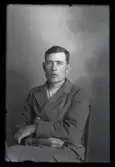 Mansporträtt, Ragnar Vallberg, Säby.
Ur Gustaf Åhmans samling.