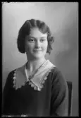 Kvinnoporträtt. Dagmar Andersson, Surahammar.
Ur Gustaf Åhmans samling.