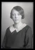 Porträtt, Ruth Johansson, Mölntorp.
Ur Gustaf Åhmans samling.
