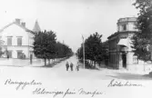 Kungsgatan, foto mot nordost i korsningen Källgatan. Foto omkring år 1900.