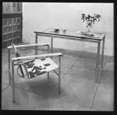 Möbler
Fåtölj och bord