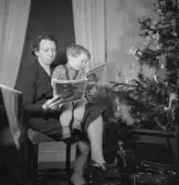 Hasse i knät på Elly