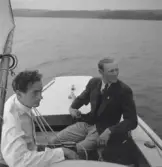 Folke och Gustav i sittbrunnen