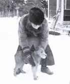 Foto av hunden Hobby med sin matte, 1903.