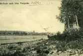 Vykort med motiv från Bollnäs sett från Varpnäs. Datum skrivet av avsändaren: 24/5 1907.