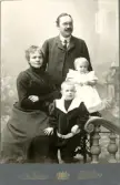 Familjeporträtt.