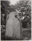 Runsten på Flo kyrkogård