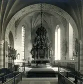 Interiör från Heliga Trefaldighetskyrkan i Gävle. Text baksida kort: 