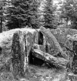 Väne-Ryr. Hällkista Skottene