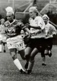 Fotbollslaget Jitex BK spelar match mot Lindsdals IF på Kvarnbyvallen i Mölndal, år 1993-1994. Jitex BK förlorade matchen med 2-3.