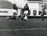 Fotbollslaget Jitex BK spelar match i Mölndal på 1990-talet. Arena, motståndarlag och slutresultat är okända.