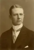 Porträtt på major Sven Edvard Engdahl, styrelseledamot för Norra smålands fornminnesförening 1918,föreningens sekreterare och intendent 1928