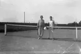 Man och kvinna på tennisbanan, 1920-tal