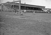 Fotbollsmatch på Eyravallen, 1920-tal