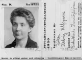Inträdeskort till Stockholmsutställningen 1930. Personligt för Hedvig Ulfsparre med tillhörande foto.