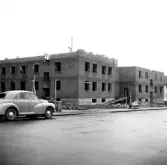 Johan Anderssons bostadsbyggen vid Ringvägen. Artikel i samband  med bilden publicerad i Varbergs Tidning 1957-01-09.