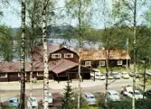 Åkulla friluftsgård. Restaurang, café. Av bilarna att döma 1960-70-tal.