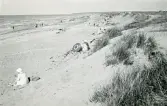 Strand med badgäster vid Liseleje Strandhotell, Danmark 1925.