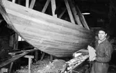 Fritiof Colbing bygger en båt