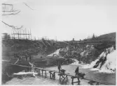 Dammen byggs 1897- Vy över dammbygget
