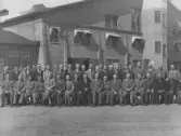 Kvarnsvedens Pappersbruk. Gruppfoto på personalen framför bruket.