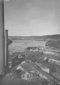 Kvarnsvedens pappersbruk (D796) Vy över bruket och dammen.